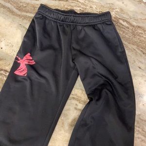 Under amor sweats